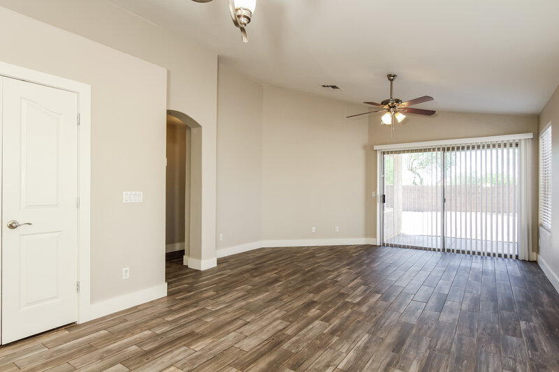2,460/Mo, 25832 N 66th Dr Phoenix, AZ 85083 Dining Room View