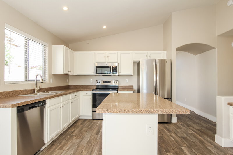 2,460/Mo, 25832 N 66th Dr Phoenix, AZ 85083 Kitchen View