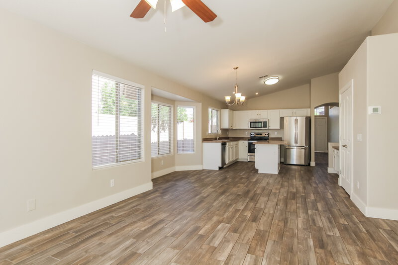 2,460/Mo, 25832 N 66th Dr Phoenix, AZ 85083 Family Room View