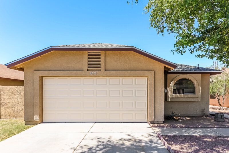 1,895/Mo, 8938 N 64th Ln Glendale, AZ 85302 External View