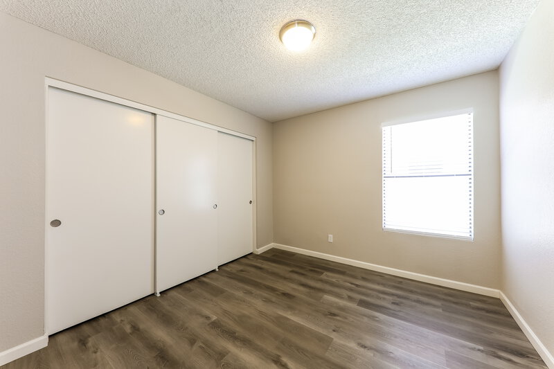 1,895/Mo, 8938 N 64th Ln Glendale, AZ 85302 Bedroom View