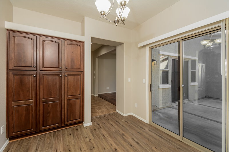 1,795/Mo, 14208 W Country Gables Dr Surprise, AZ 85379 Dining Room View