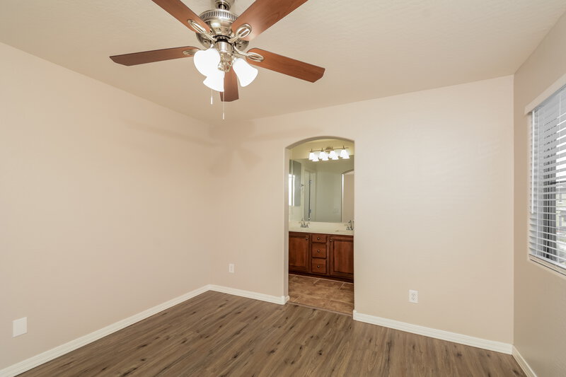 1,795/Mo, 14208 W Country Gables Dr Surprise, AZ 85379 Main Bedroom View