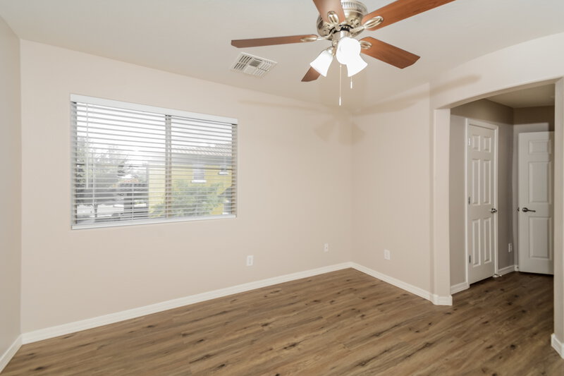 1,795/Mo, 14208 W Country Gables Dr Surprise, AZ 85379 Main Bedroom View 2