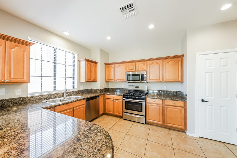 2,440/Mo, 2373 W Sleepy Ranch Rd Phoenix, AZ 85085 Kitchen View