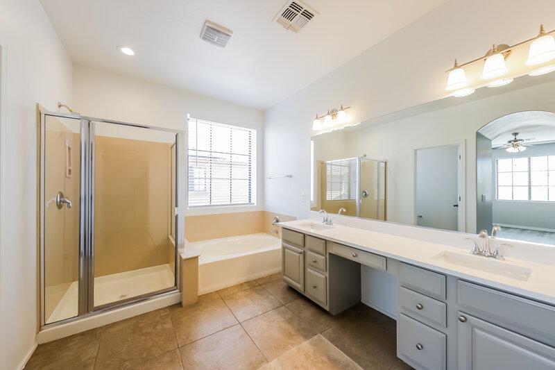 2,440/Mo, 2373 W Sleepy Ranch Rd Phoenix, AZ 85085 Main Bathroom View