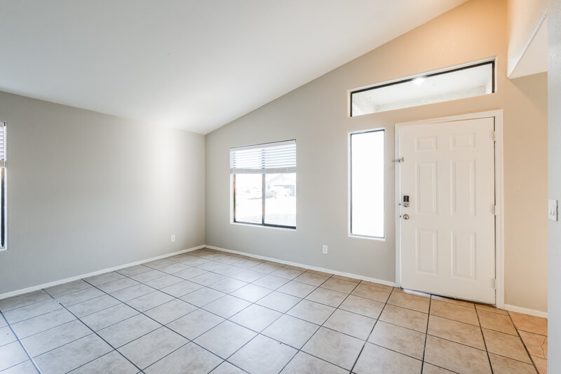 1,870/Mo, 616 E Arizona Ave Buckeye, AZ 85326 Family Room View 2