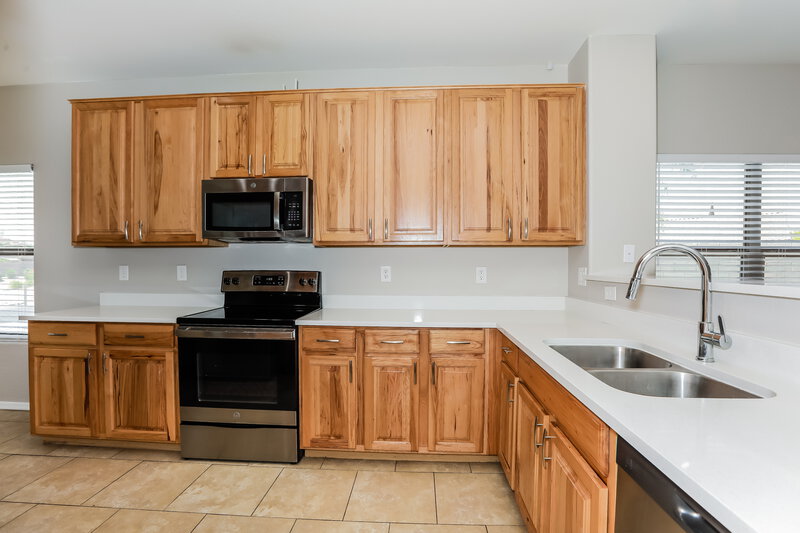 2,020/Mo, 18 W Saddle Way San Tan Valley, AZ 85143 Kitchen View