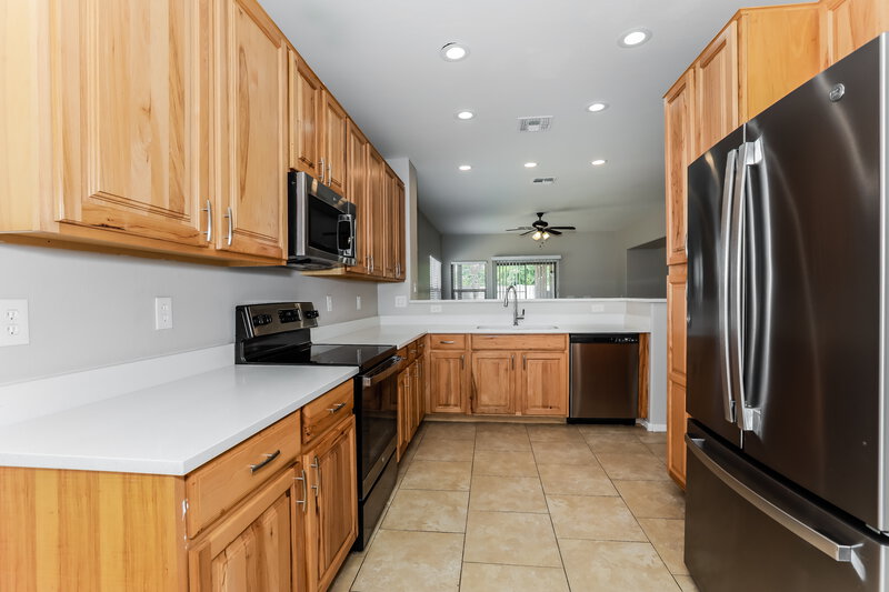 2,020/Mo, 18 W Saddle Way San Tan Valley, AZ 85143 Kitchen View 2