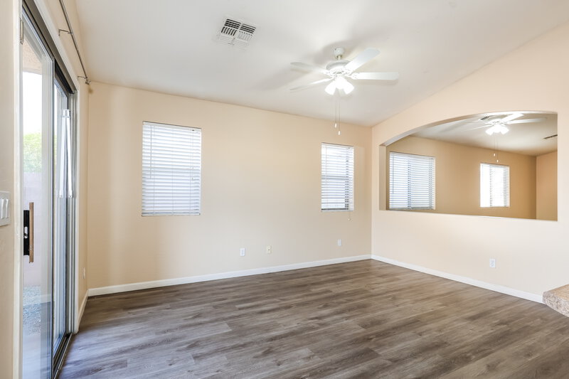 2,055/Mo, 5509 S 34th Ave Phoenix, AZ 85041 Dining Room View