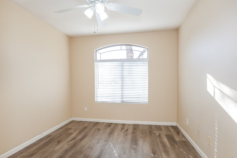 2,055/Mo, 5509 S 34th Ave Phoenix, AZ 85041 Bedroom View 2