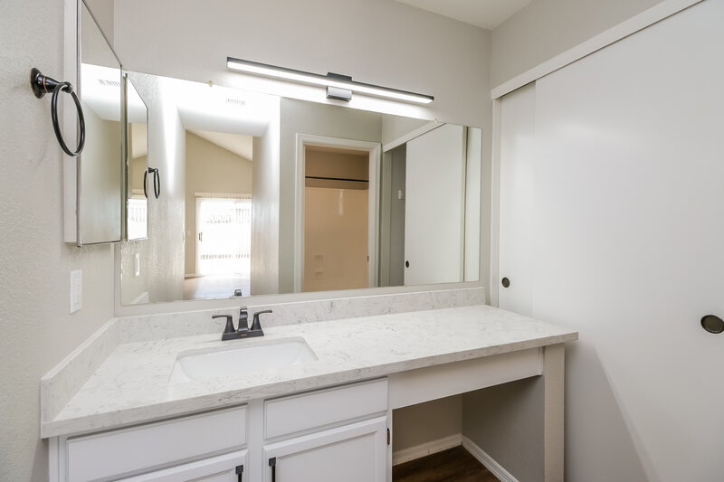 1,995/Mo, 3134 E McKellips Rd Unit 25 Mesa, AZ 85213 Main Bathroom View