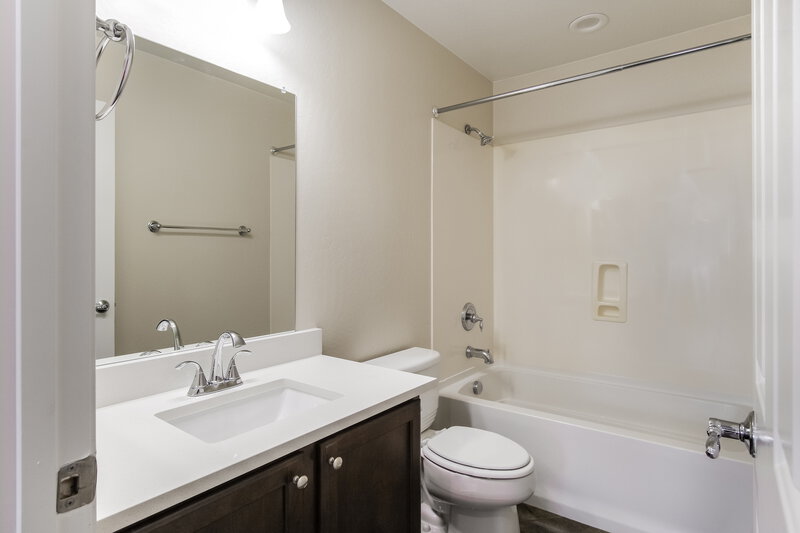 2,490/Mo, 26717 N Babbling Brook Dr Phoenix, AZ 85083 Bathroom View