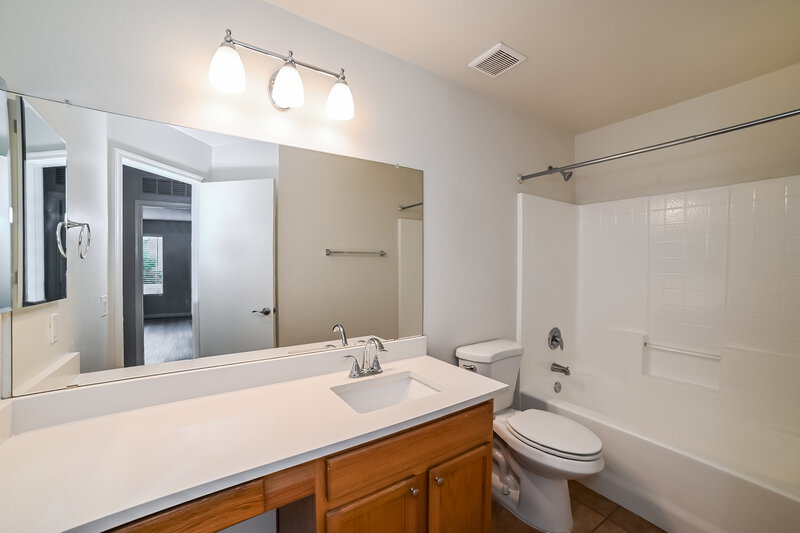 1,890/Mo, 12737 W Calavar Rd El Mirage, AZ 85335 Bathroom View