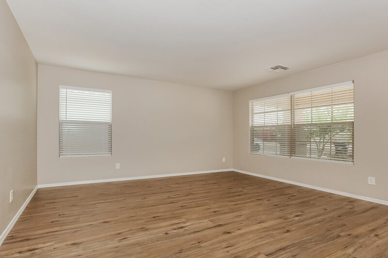 1,920/Mo, 3140 W St Kateri Dr Phoenix, AZ 85041 Living Room View