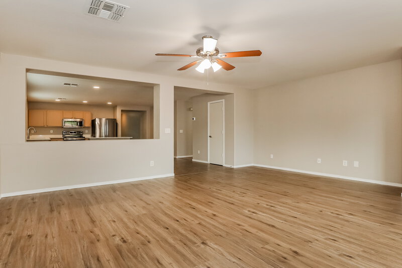 1,920/Mo, 3140 W St Kateri Dr Phoenix, AZ 85041 Family Room View