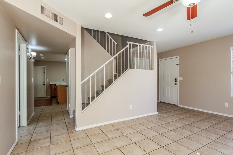 1,975/Mo, 4729 W Havasupai Dr Glendale, AZ 85308 Living Room View 2