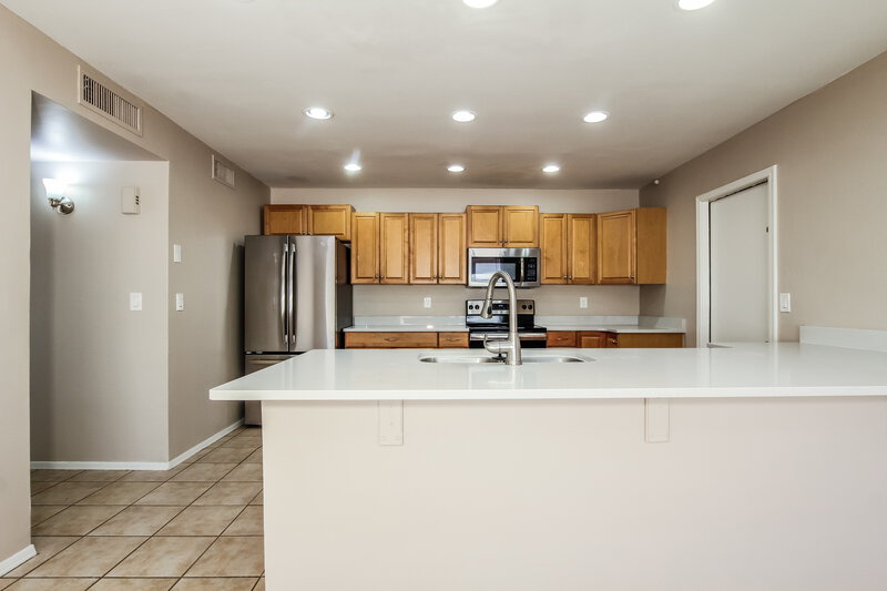 1,975/Mo, 4729 W Havasupai Dr Glendale, AZ 85308 Kitchen View