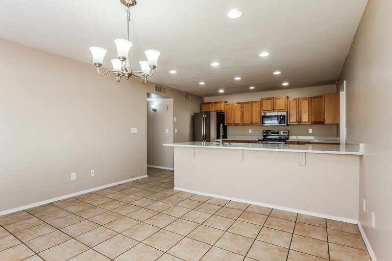 1,975/Mo, 4729 W Havasupai Dr Glendale, AZ 85308 Kitchen View 2