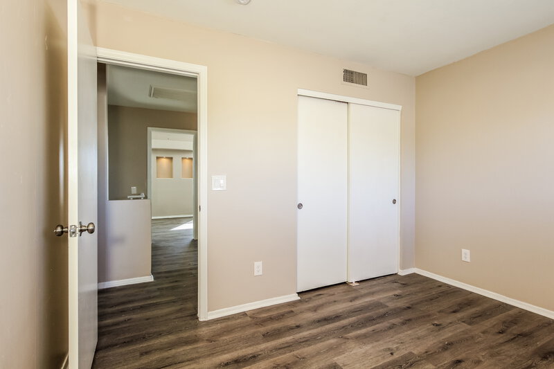 1,975/Mo, 4729 W Havasupai Dr Glendale, AZ 85308 Bedroom View 2