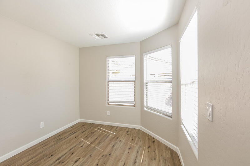 2,130/Mo, 3310 W Leodra Ln Phoenix, AZ 85041 Office View