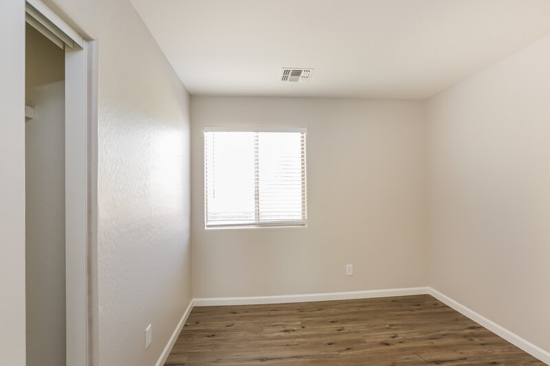 2,130/Mo, 3310 W Leodra Ln Phoenix, AZ 85041 Bedroom View