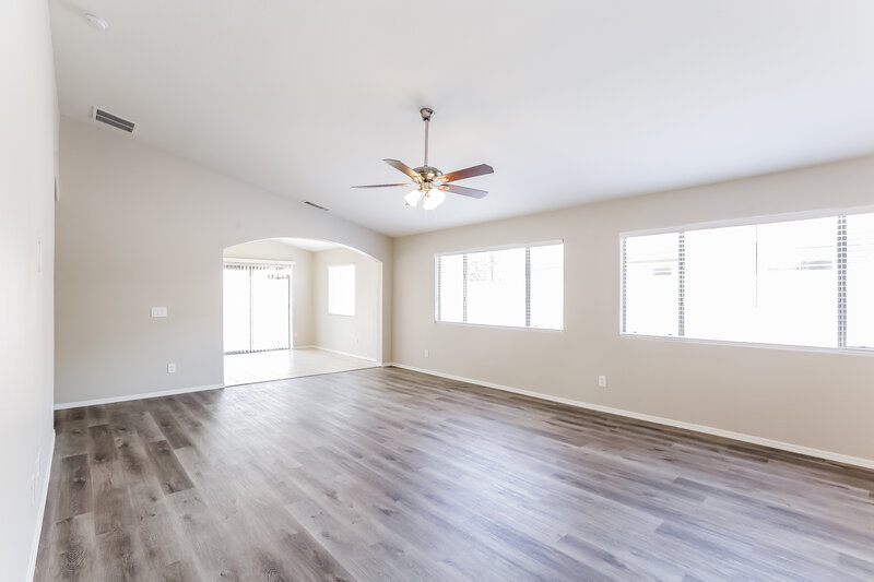 2,295/Mo, 2710 S 108th Ave Avondale, AZ 85323 Living Room View