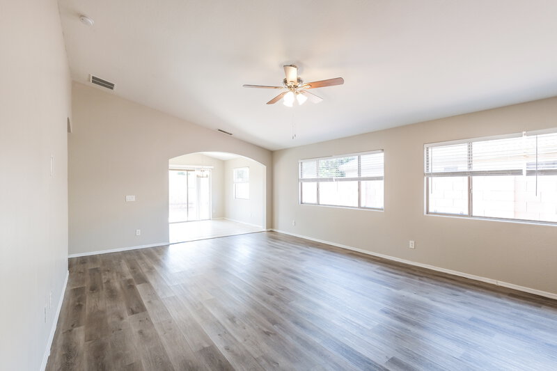 2,230/Mo, 2710 S 108th Ave Avondale, AZ 85323 Living Room View