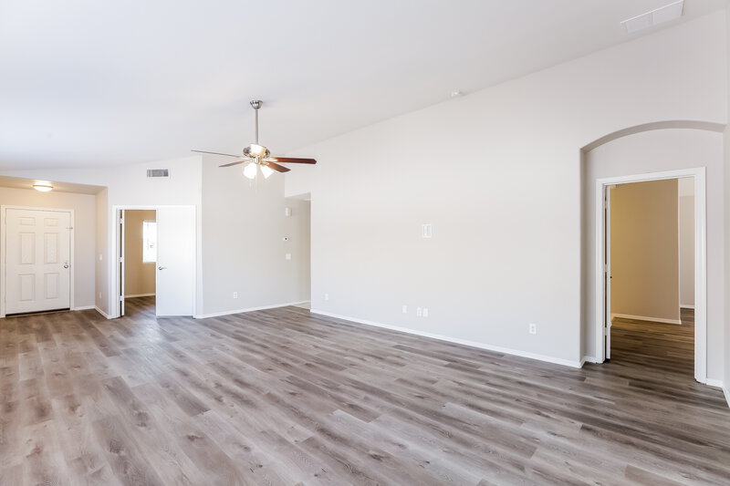 2,295/Mo, 2710 S 108th Ave Avondale, AZ 85323 Living Room View 4