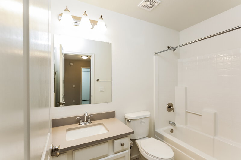 2,295/Mo, 2710 S 108th Ave Avondale, AZ 85323 Bathroom View