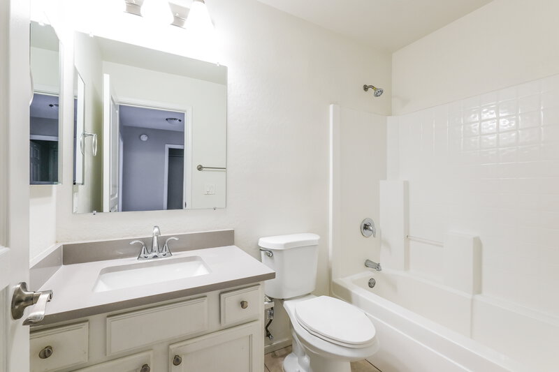 2,230/Mo, 2710 S 108th Ave Avondale, AZ 85323 Bathroom View