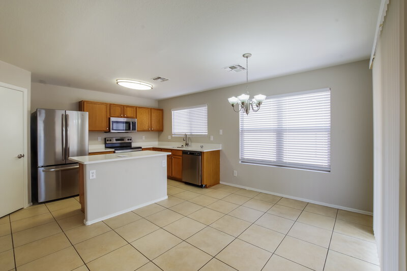 1,860/Mo, 18611 N 22nd St Lot 66 Phoenix, AZ 85024 Dining Room View