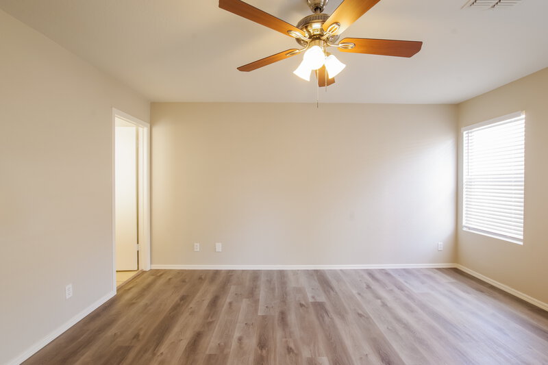 1,860/Mo, 18611 N 22nd St Lot 66 Phoenix, AZ 85024 Main Bedroom View 2