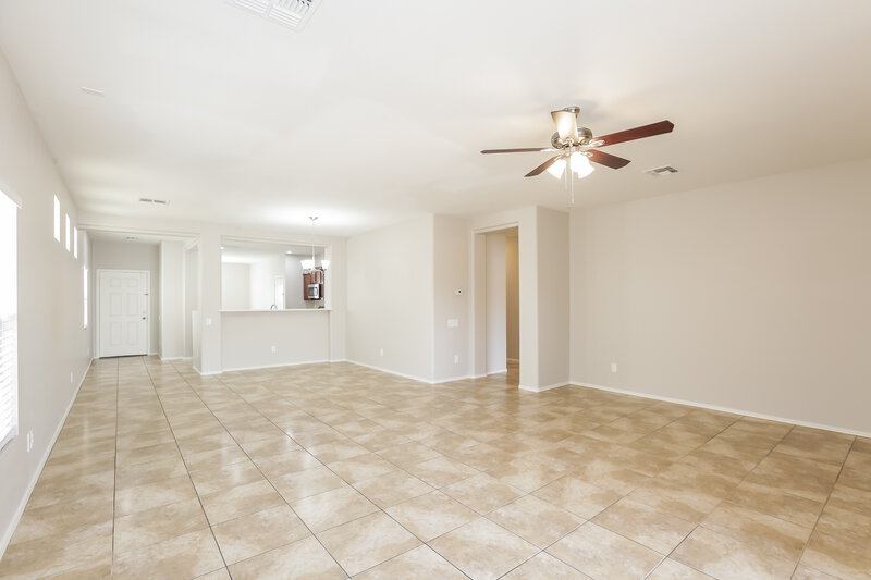 2,095/Mo, 5322 W Maldonado Rd Laveen, AZ 85339 Living Room View 3
