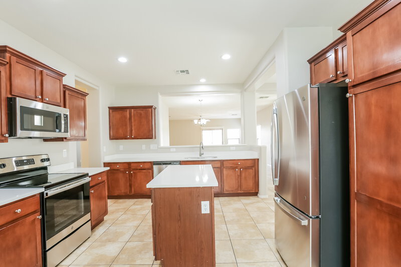 2,095/Mo, 5322 W Maldonado Rd Laveen, AZ 85339 Kitchen View