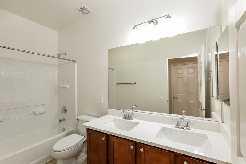 2,095/Mo, 5322 W Maldonado Rd Laveen, AZ 85339 Bathroom View