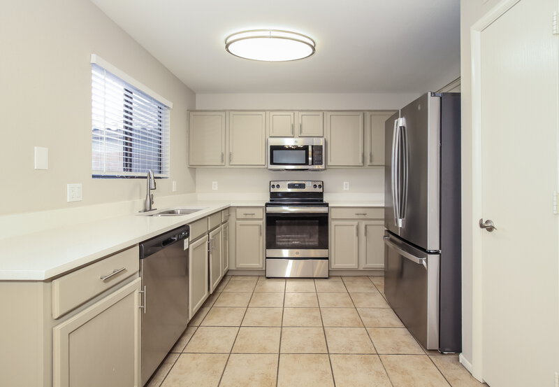 2,640/Mo, 2165 E Donald Dr Phoenix, AZ 85024 Kitchen View