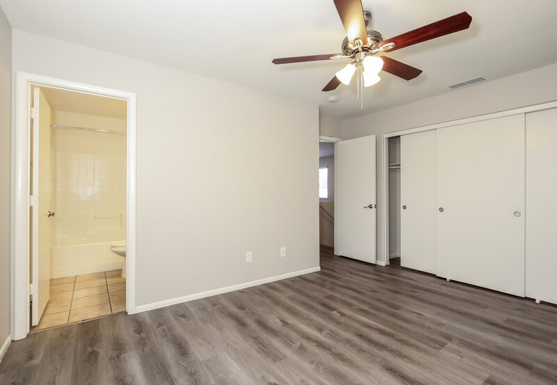 2,640/Mo, 2165 E Donald Dr Phoenix, AZ 85024 Main Bedroom View 2