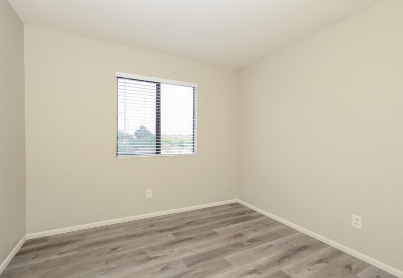 2,640/Mo, 2165 E Donald Dr Phoenix, AZ 85024 Main Bedroom View 3