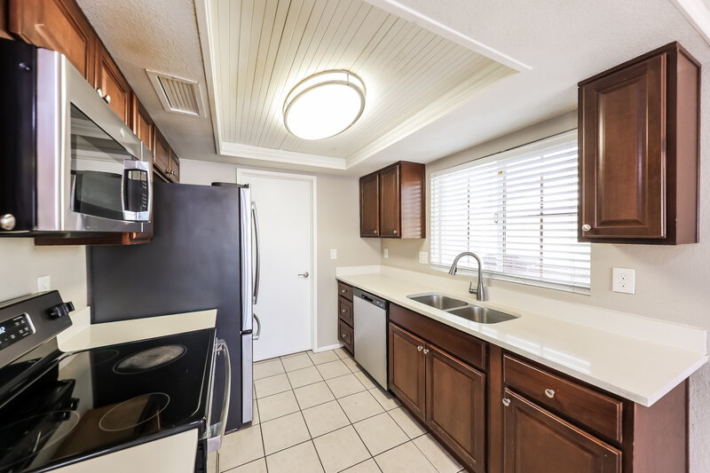 1,835/Mo, 9632 W El Caminito Dr Peoria, AZ 85345 Kitchen View
