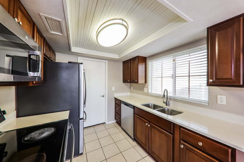1,855/Mo, 9632 W El Caminito Dr Peoria, AZ 85345 Kitchen View 2