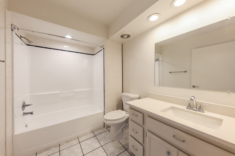 1,835/Mo, 9632 W El Caminito Dr Peoria, AZ 85345 Bathroom View