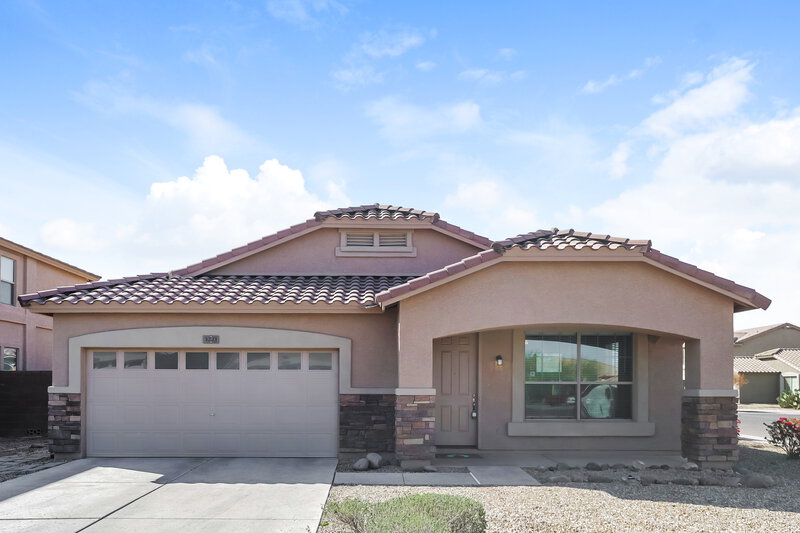 2,310/Mo, 3221 W Apollo Rd Phoenix, AZ 85041 External View