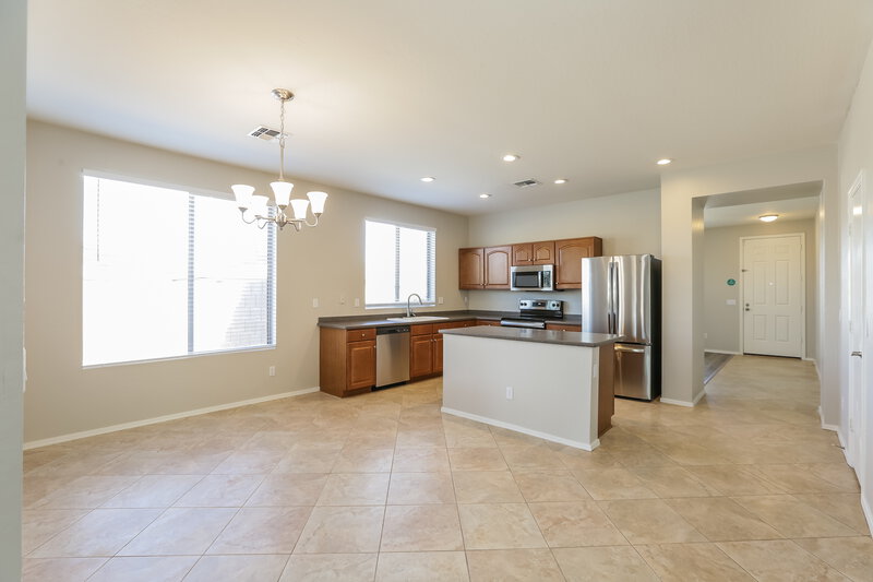 2,310/Mo, 3221 W Apollo Rd Phoenix, AZ 85041 Dining Room View