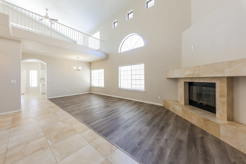 2,365/Mo, 18039 N 12th Pl Phoenix, AZ 85022 Living Room View