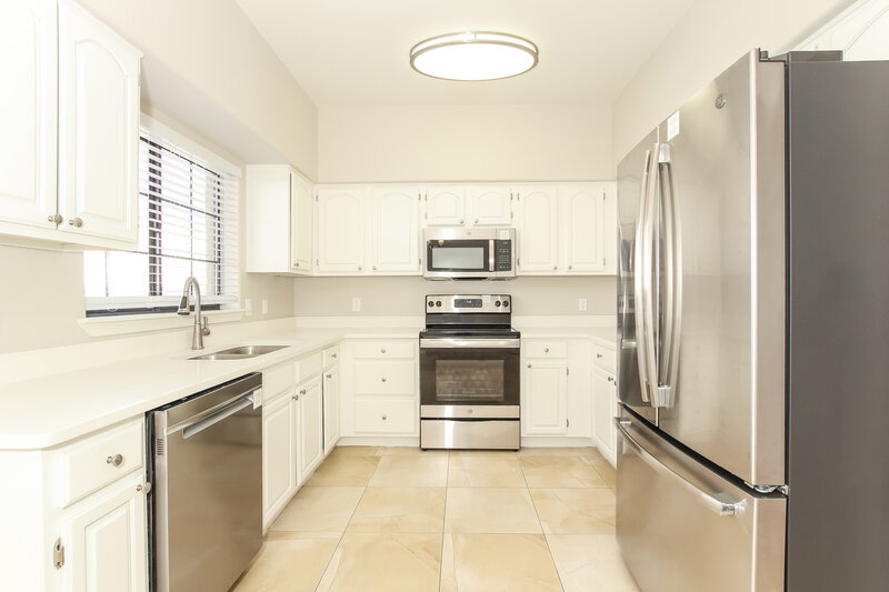 2,840/Mo, 18039 N 12th Pl Phoenix, AZ 85022 Kitchen View