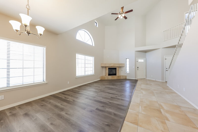 2,365/Mo, 18039 N 12th Pl Phoenix, AZ 85022 Living Room View 2