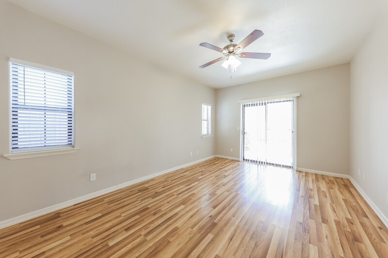 2,365/Mo, 18039 N 12th Pl Phoenix, AZ 85022 Main Bedroom View