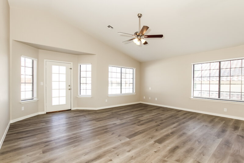 2,675/Mo, 18039 N 12th Pl Phoenix, AZ 85022 Misc View 11