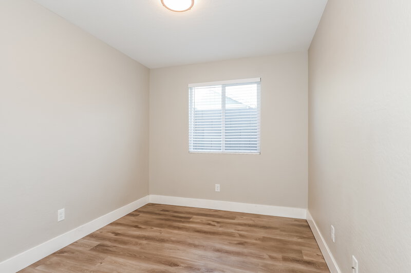 2,255/Mo, 2321 W Mobile Ln Phoenix, AZ 85041 Bedroom View